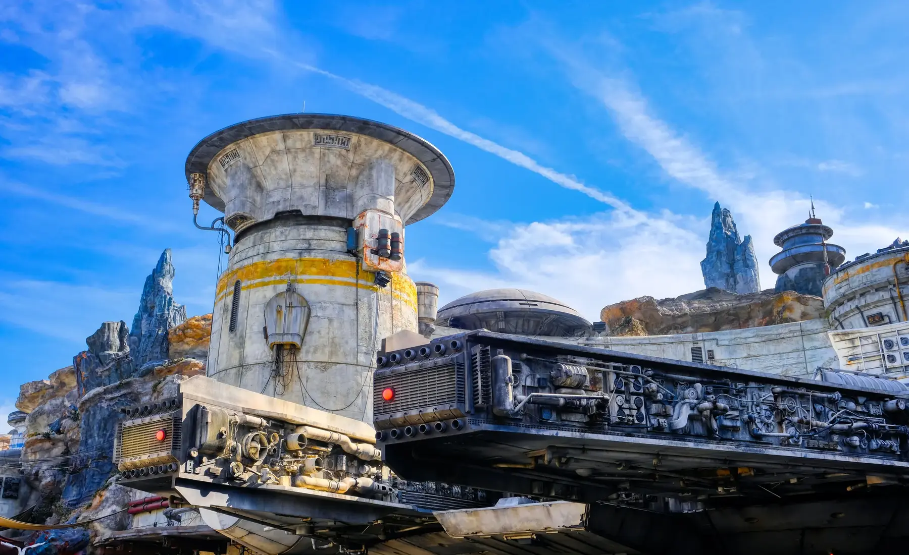 The Millennium Falcon surrounded by the complete Galaxy's Edge setting