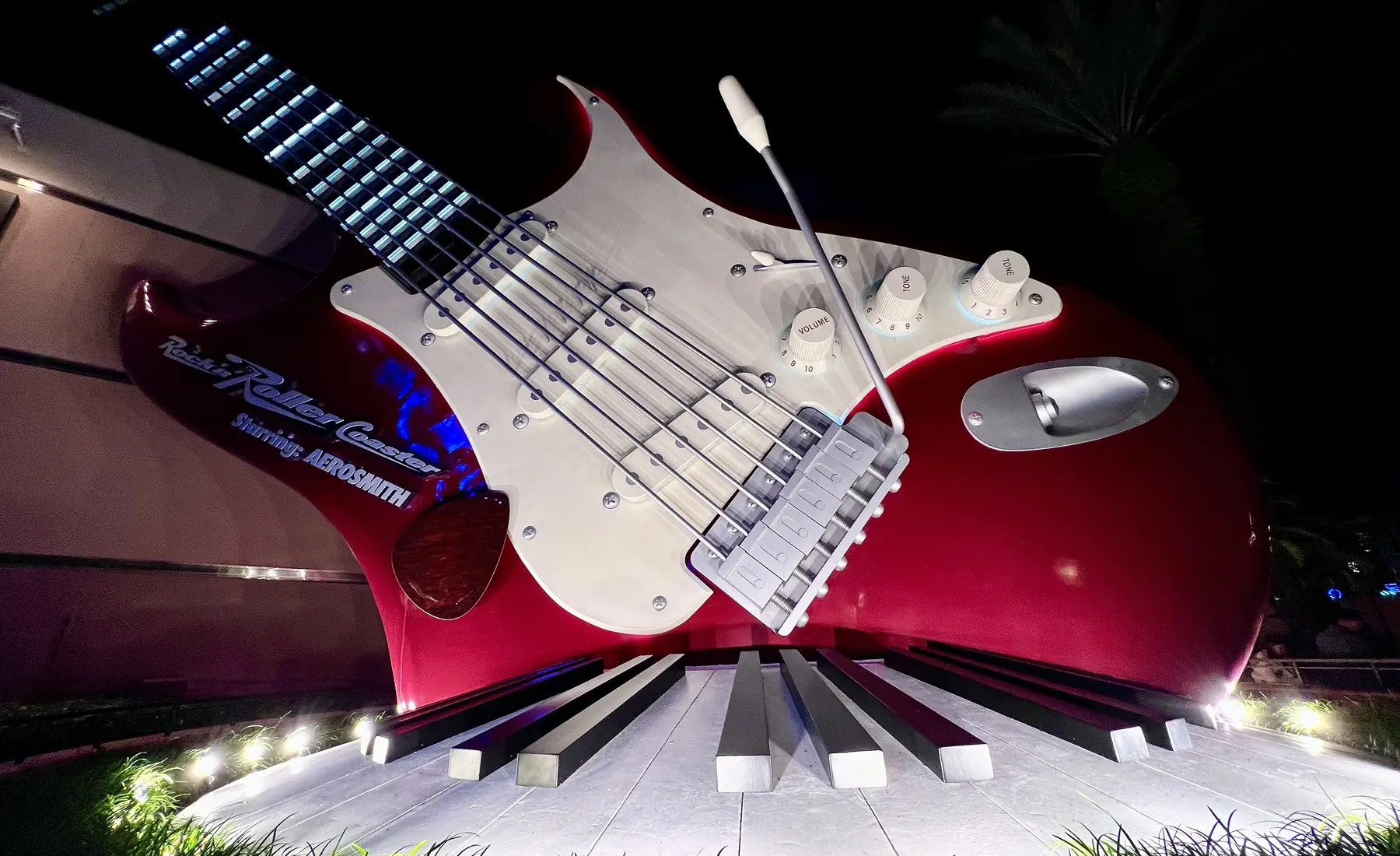 The giant red guitar marking Rock 'n' Roller Coaster